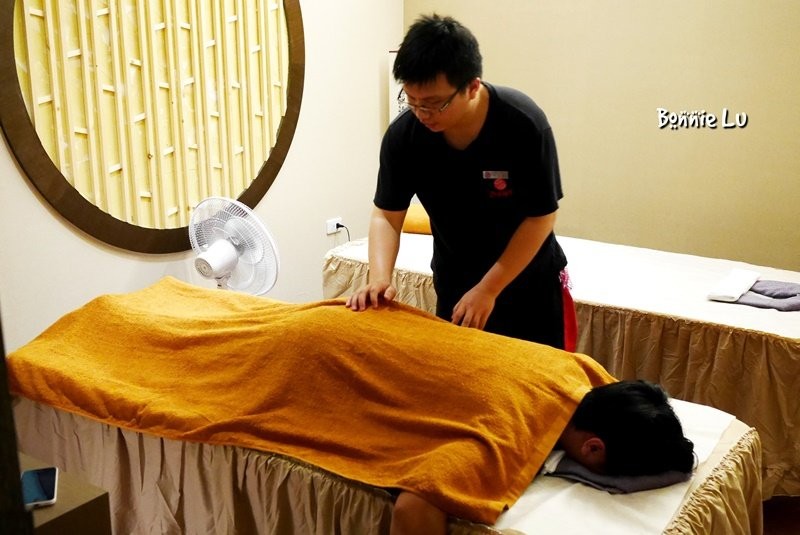 【台南】 近南科"御手国医"永康会馆 融合中医古法全身指压,足底按摩.