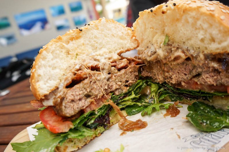 longboards,衝浪者天堂,漢堡,黃金海岸美食,goldcoast,surfing-paradise-food,hamburger