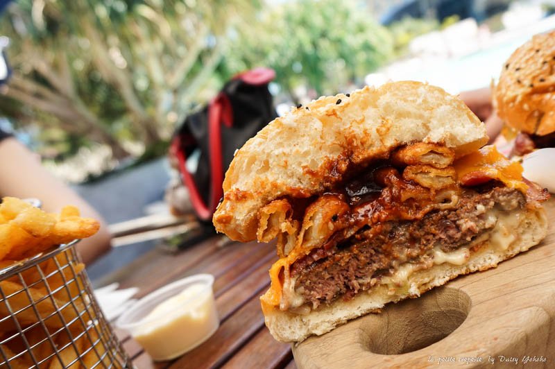 longboards,衝浪者天堂,漢堡,黃金海岸美食,goldcoast,surfing-paradise-food,hamburger