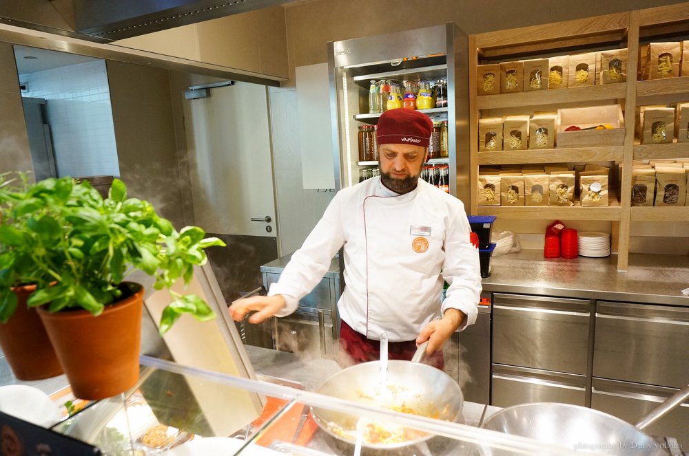 德國漢堡vapiano連鎖餐廳 vapiano,hamburg,德國,漢堡,義大利麵,義大利麵連鎖店,德國美食,漢堡美食,自助式,歐洲,歐洲旅遊,德國自助