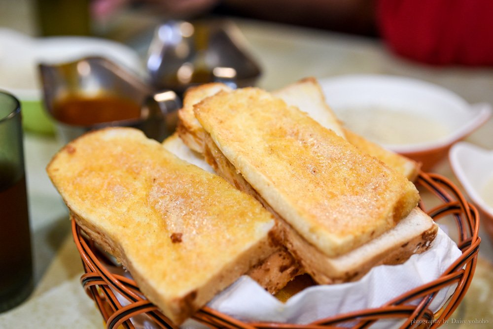 厚切牛排, 板橋, 亞東醫院, 板橋美食, 排隊店, 板橋厚切牛排, 吃到飽, 麵包 厚切牛排, 板橋, 亞東醫院, 板橋美食, 排隊店, 板橋厚切牛排, 吃到飽, 大蒜麵包