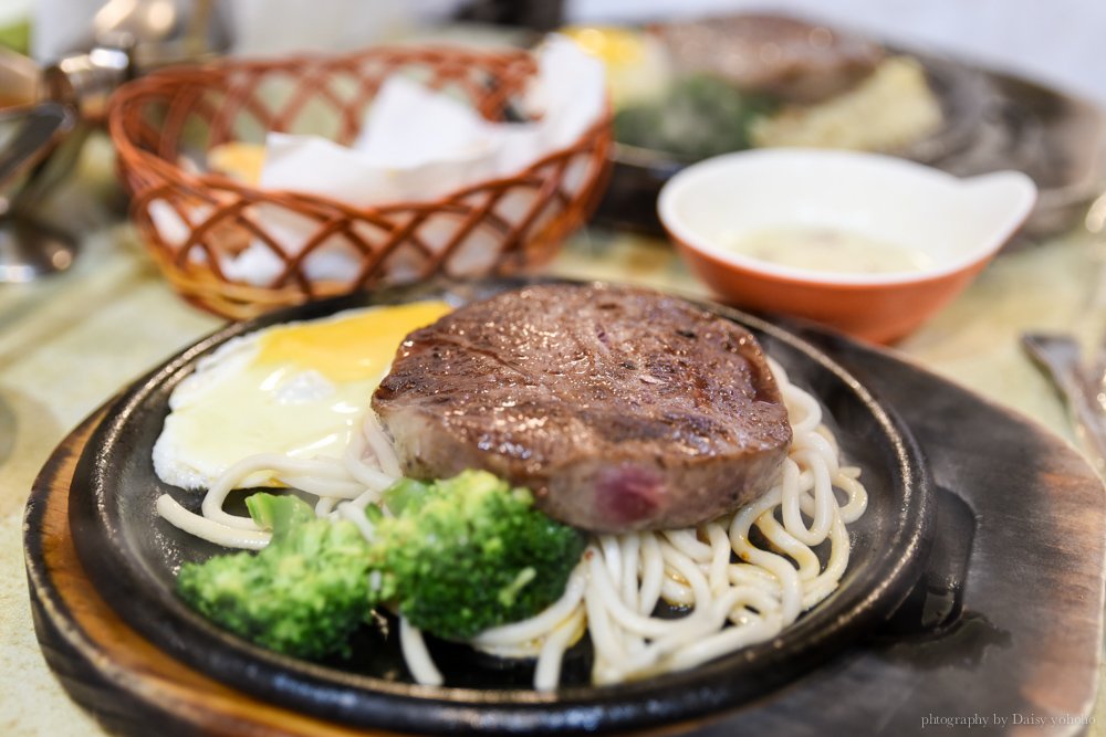 厚切牛排, 板橋, 亞東醫院, 板橋美食, 排隊店, 板橋厚切牛排, 吃到飽 厚切牛排, 板橋, 亞東醫院, 板橋美食, 排隊店, 板橋厚切牛排, 吃到飽