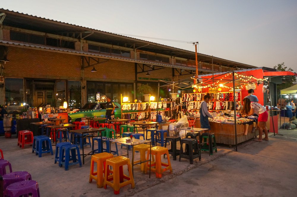 曼谷夜市, 曼谷美食, 泰國自由行, 曼谷自由行, 曼谷景點, 曼谷必去 曼谷夜市, 曼谷美食, 泰國自由行, 曼谷自由行, 曼谷景點, 曼谷必去, 火車夜市, 席琳卡娜火車夜市