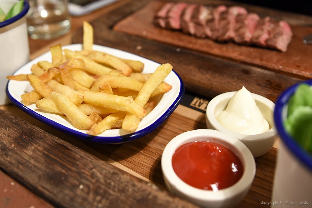 【英國自助旅行】倫敦平價高C/P值美食.Flat Iron Steak 10磅牛排 SOHO區 近攝政街 Regent st 倫敦美食, 10磅牛排, 十磅牛排, 倫敦必吃, 英國自由行, 英國自助, 倫敦自助旅行